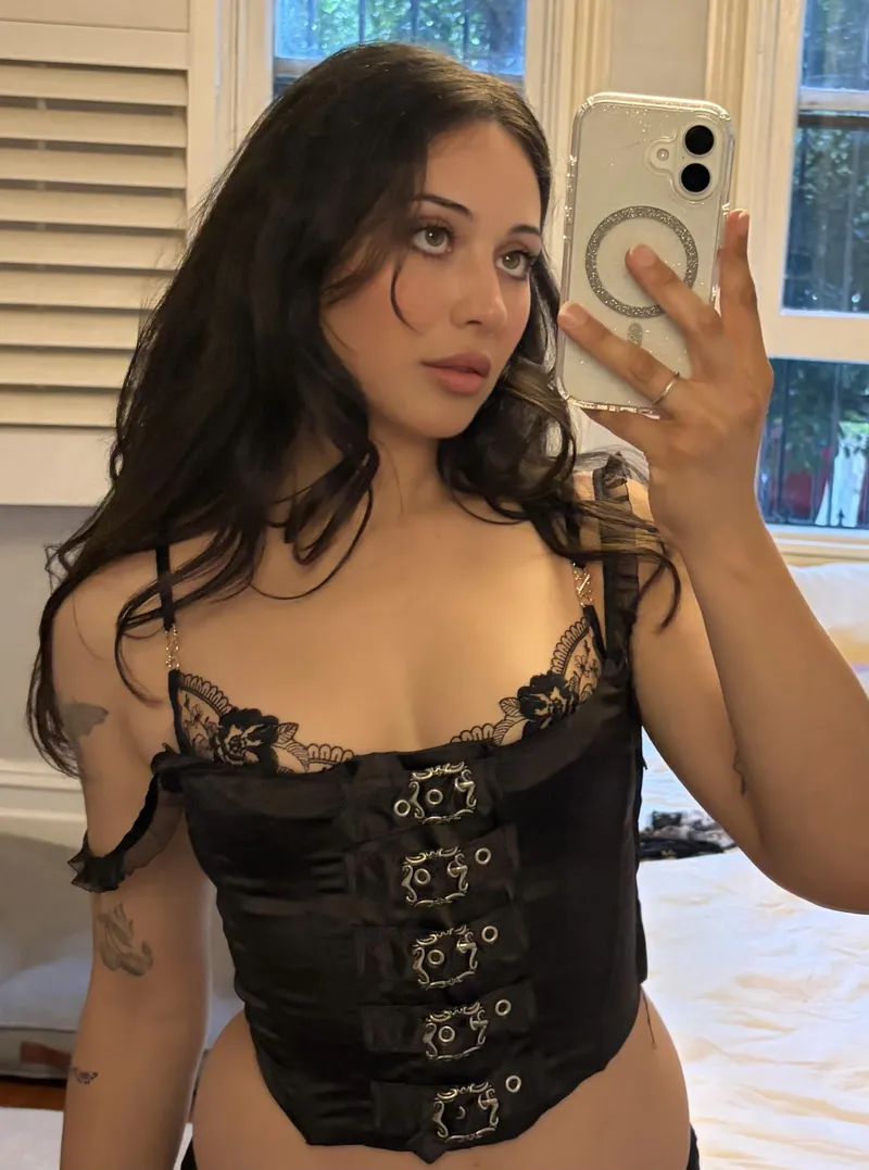 Thumbnail Sydneypartygirl: Lebanese x White Mix for a Night Out | MixedRaceGirls