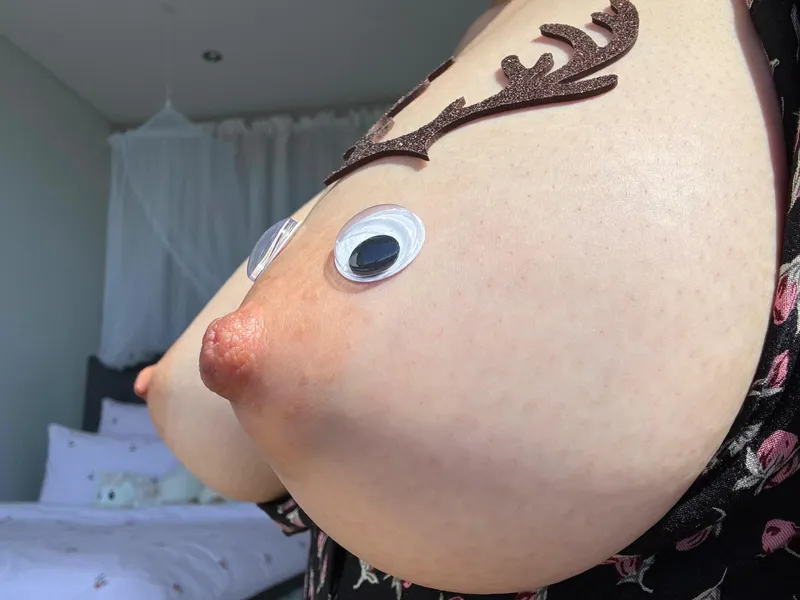 Thumbnail Admire Yournekobaby2's Favorite Photo of Her Boobs