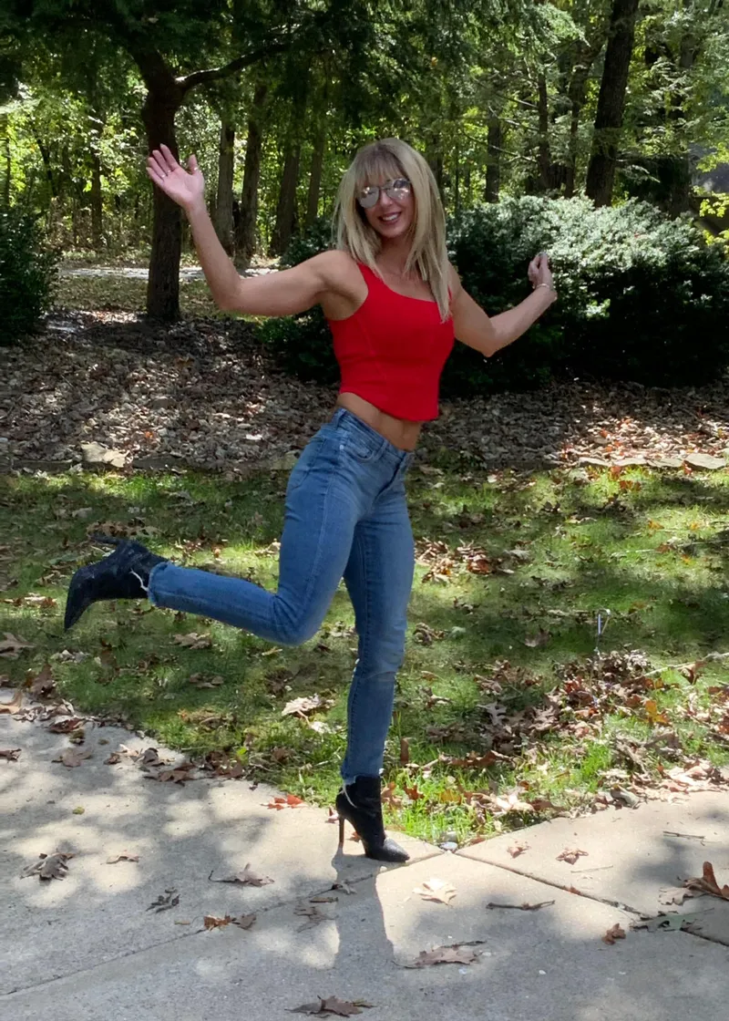 Thumbnail Captivating Hottie: More Fun with @savanahlinn by SavanahLinn