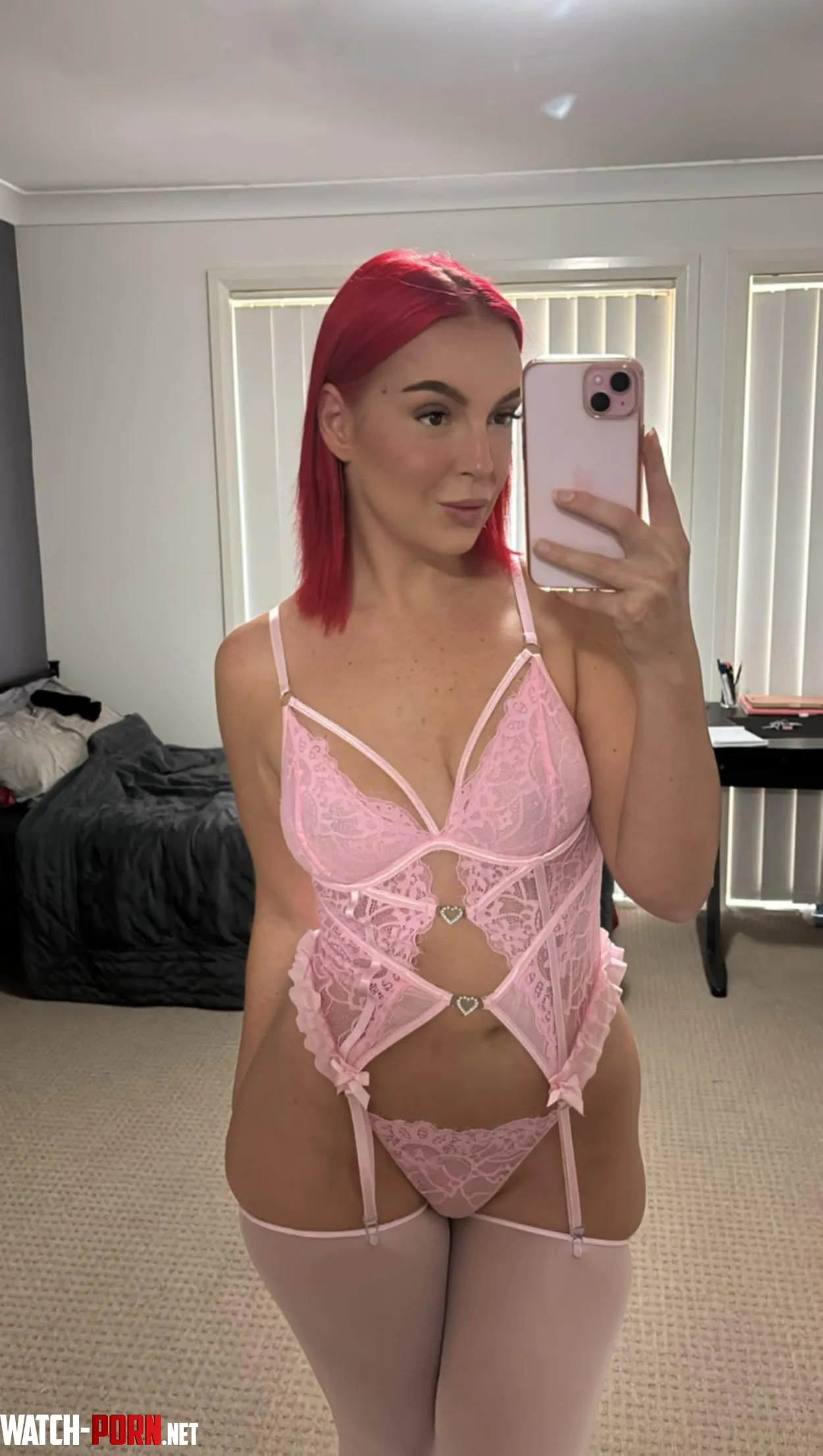 quick bedroom shoot by naughtynail69