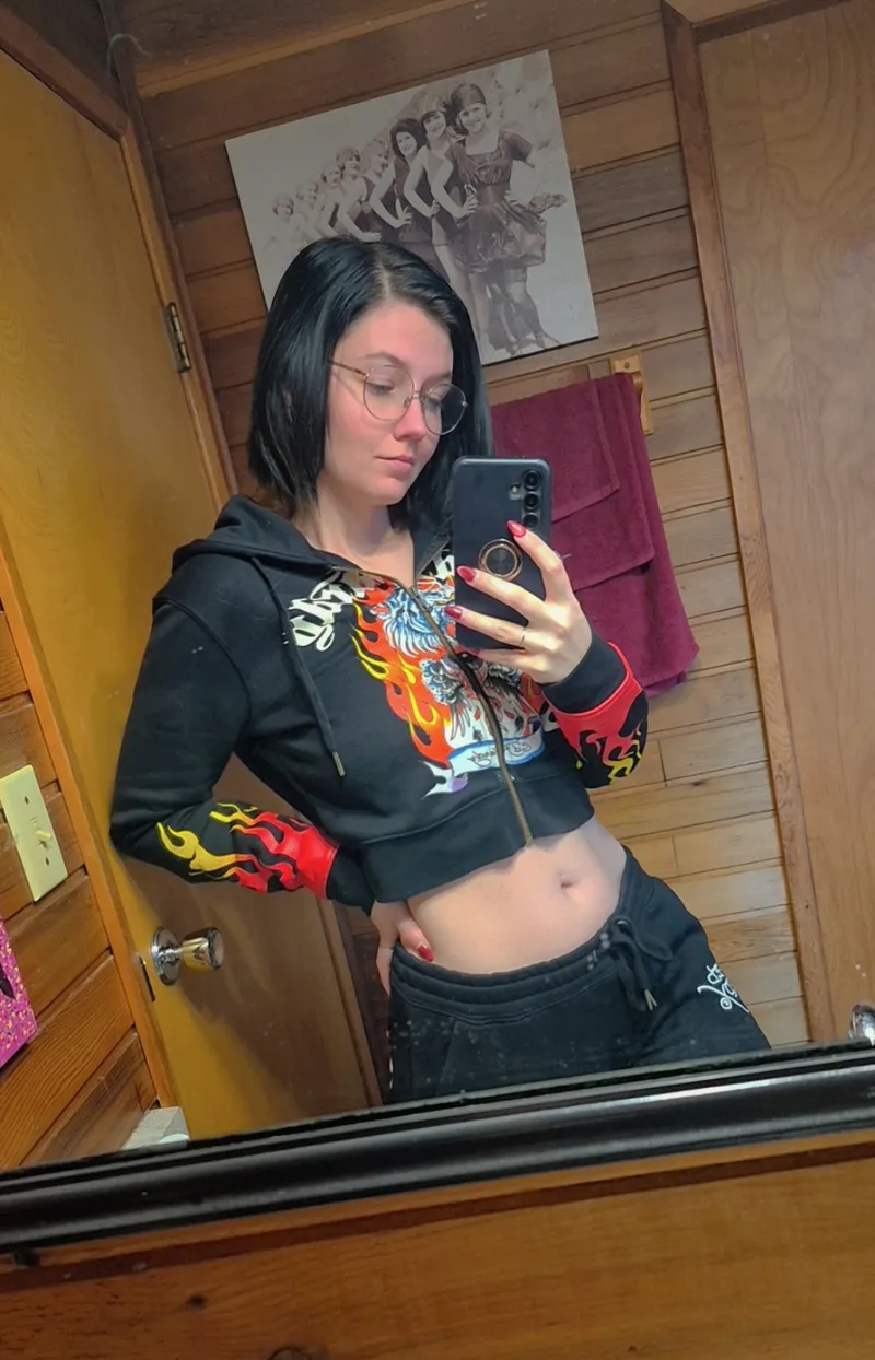 Thumbnail The Ultimate Guide to Rocking Cropped Sweaters by Jess_Rabbit6162 in the croptopgirls Category