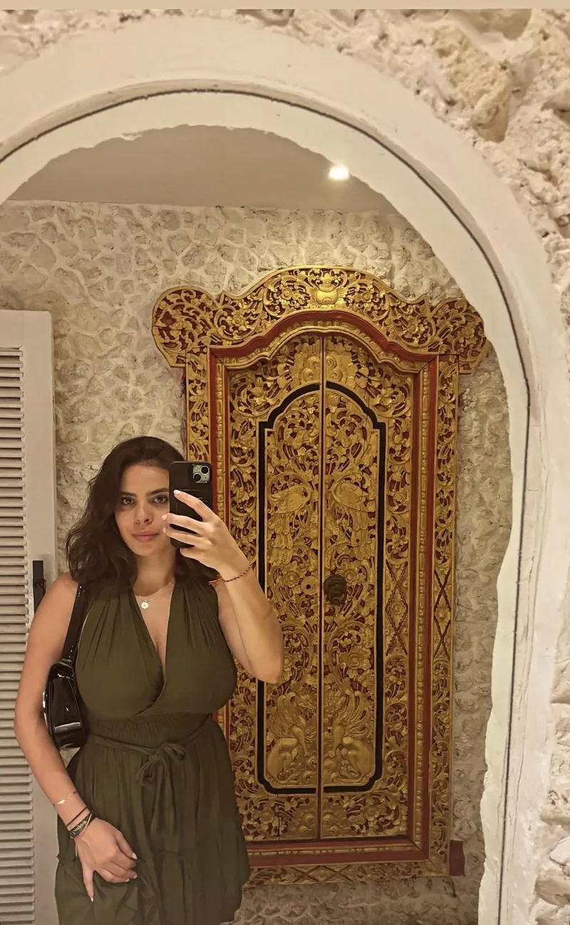 Thumbnail Motherhood and Beauty: Portrait of Mom 42 by unknown444d