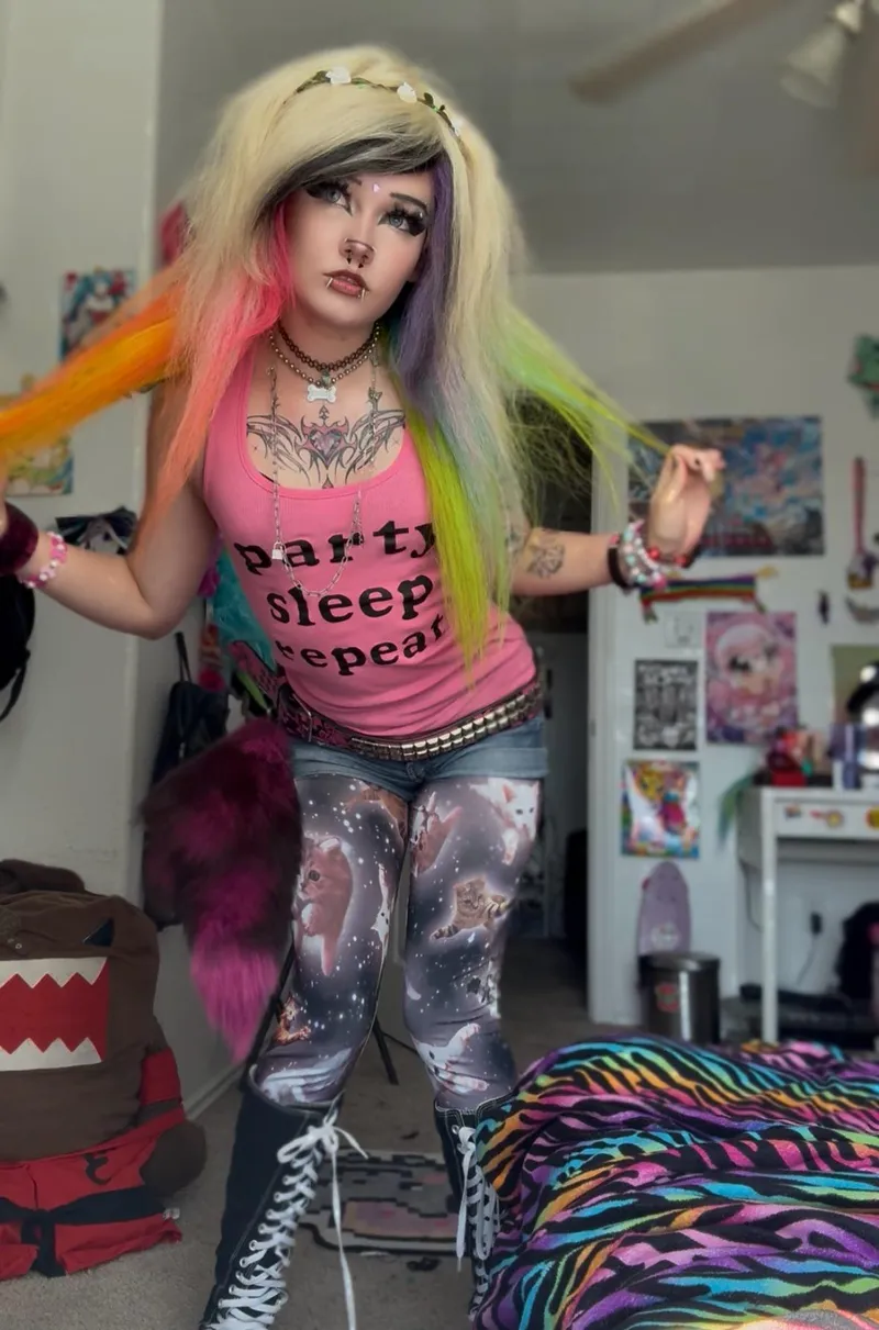 Thumbnail Exploring the Sexiness of Punk Girls by _ScarletTwinkle