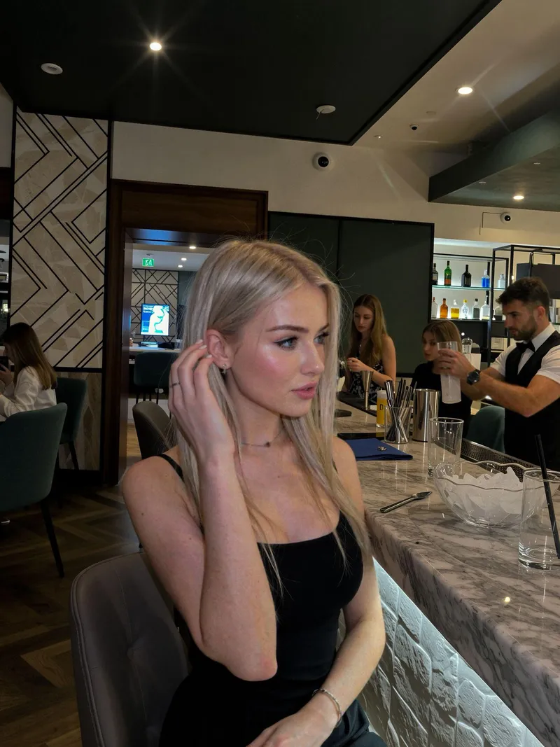 Thumbnail RadiantHorizon1785 Guides You Through a Night Out Glamorous Journey