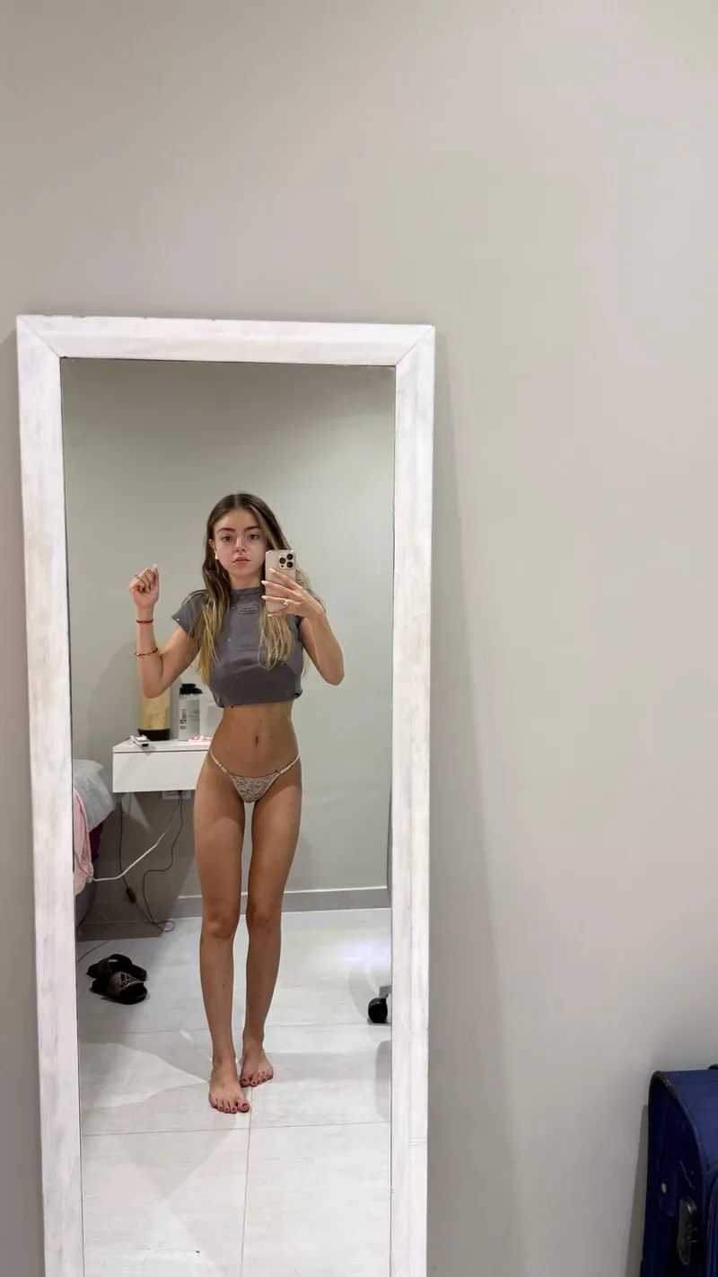 Thumbnail Shy, Innocent MirrorSelfie: A Glimpse of Intrigue by MidnightNymphh