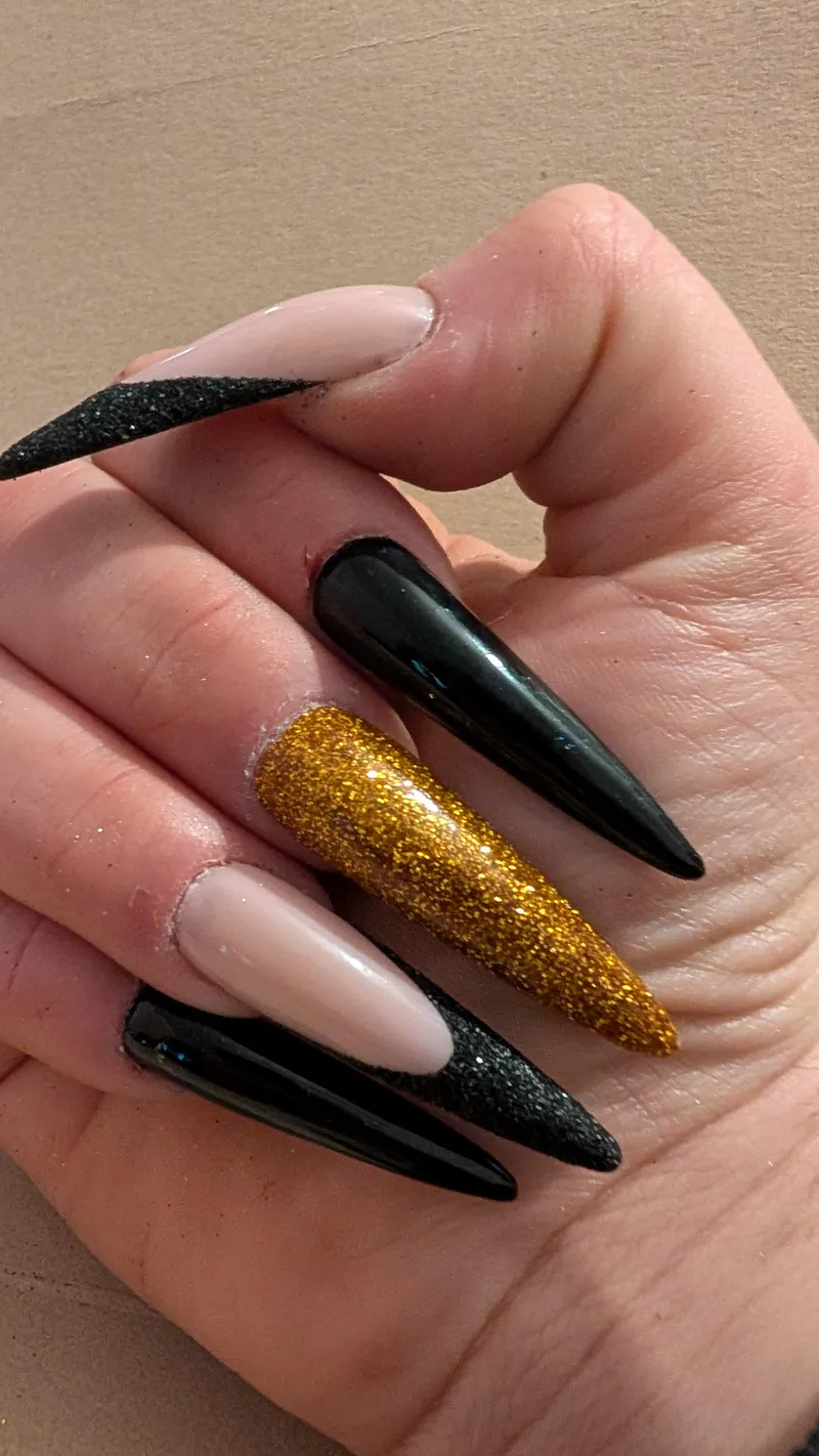 Thumbnail angie-mariee's Pink Nails Glamour Unveiled | nailFetish