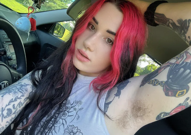 Thumbnail Appreciating Armpits: Your Opinion on lexiegrll's Post