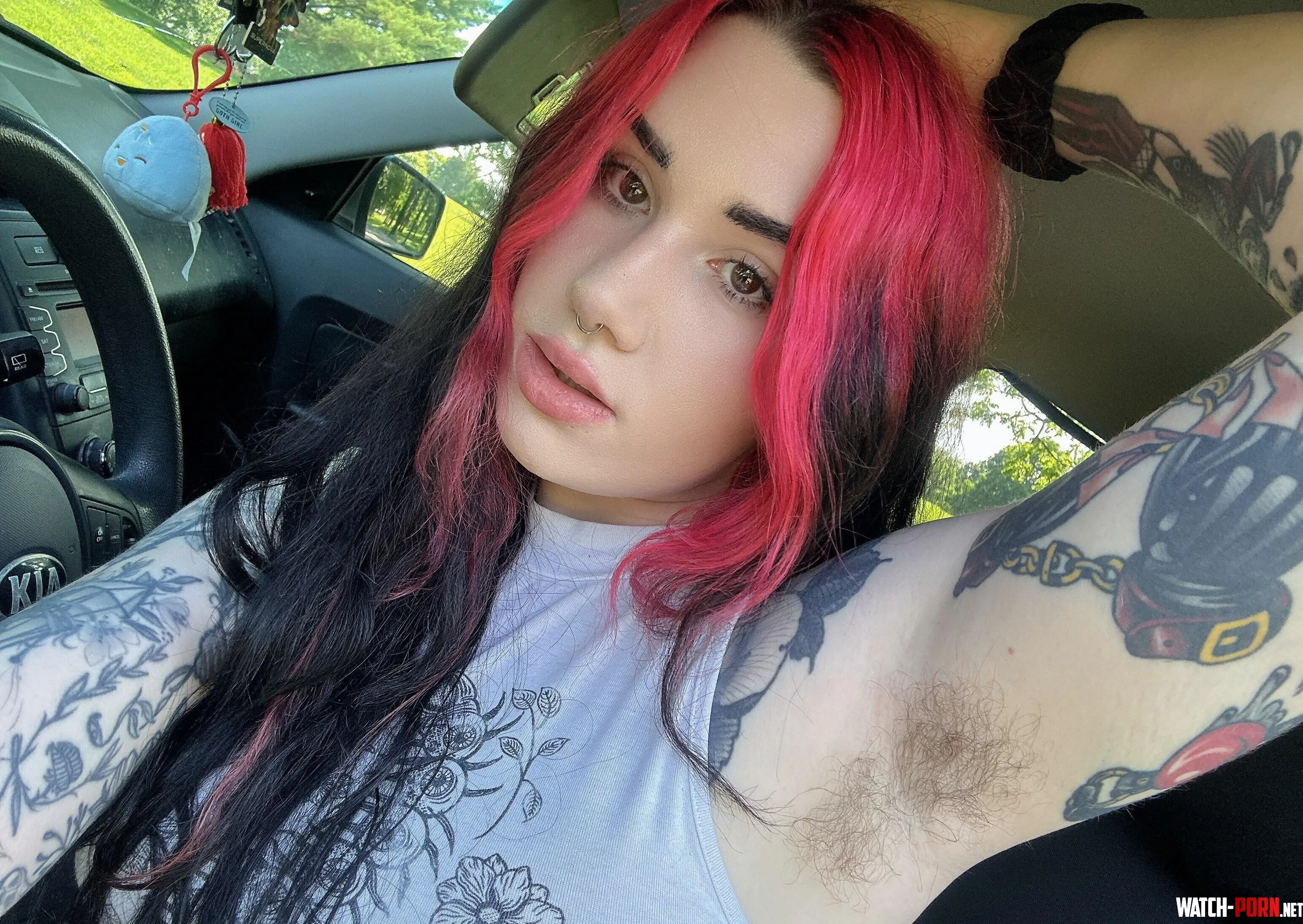 Whatcha think of my armpit? by lexiegrll