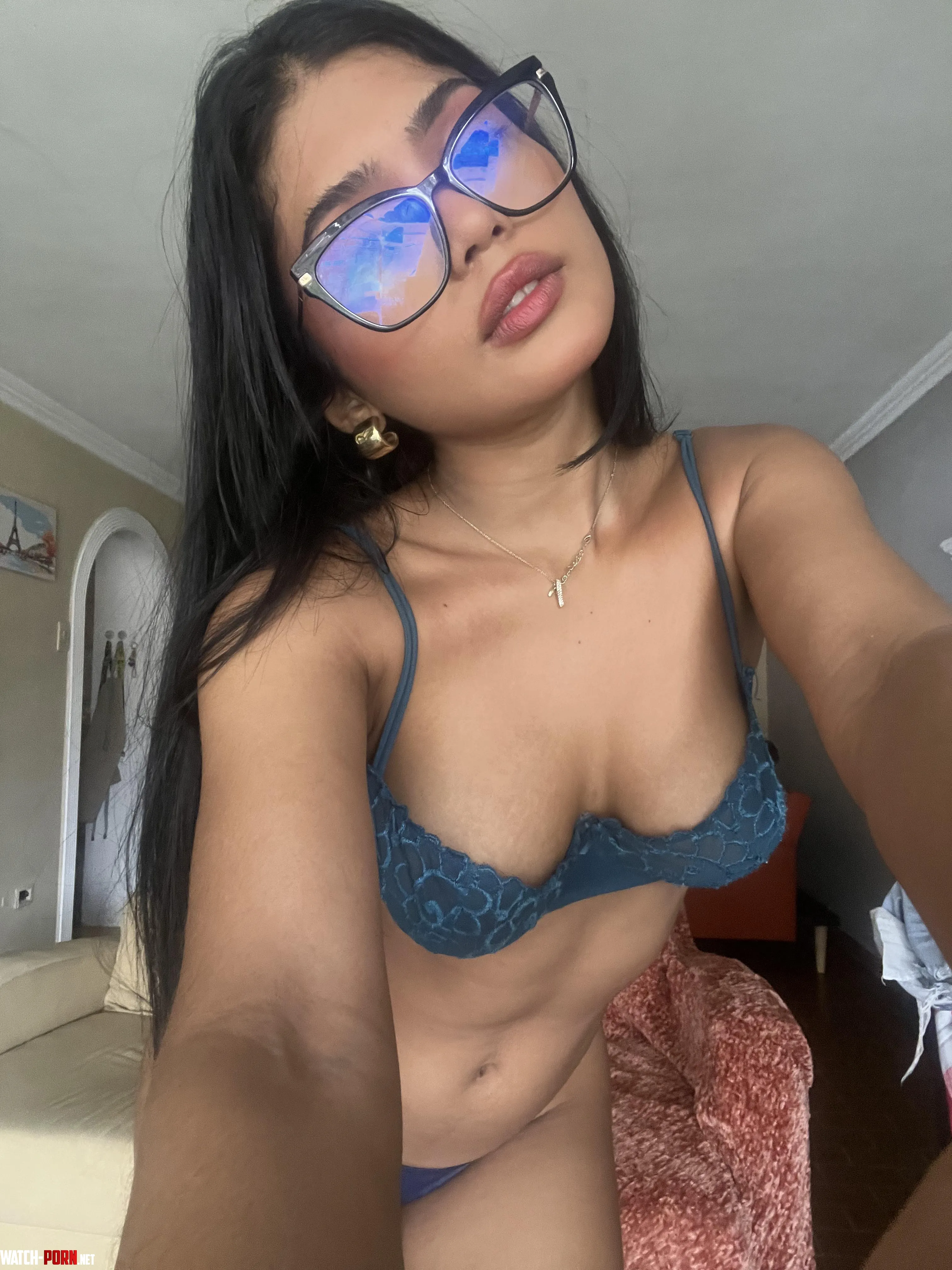 Looking hot by DoveSproutt