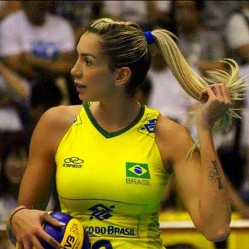 Thumbnail Thaisa Daher: A Volleyball Champion Profile