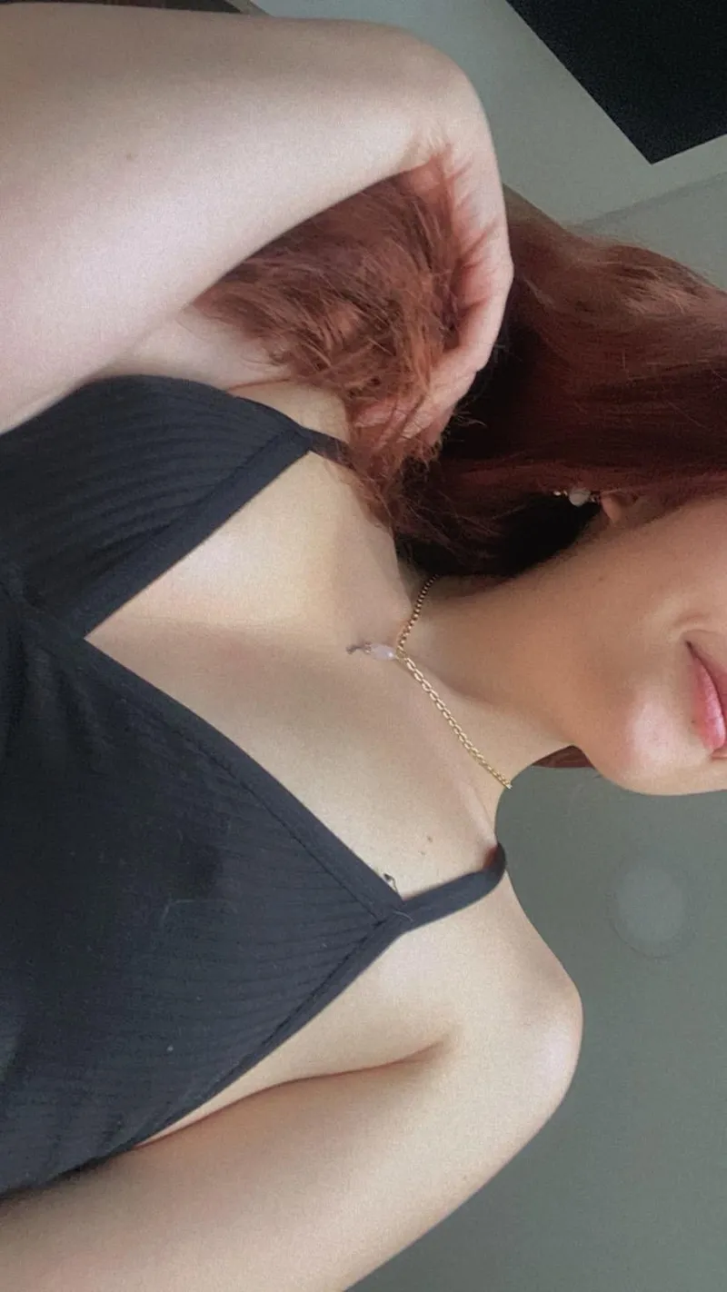 Thumbnail Rocking the Look: Poking Through in Black Top | Venuss_08