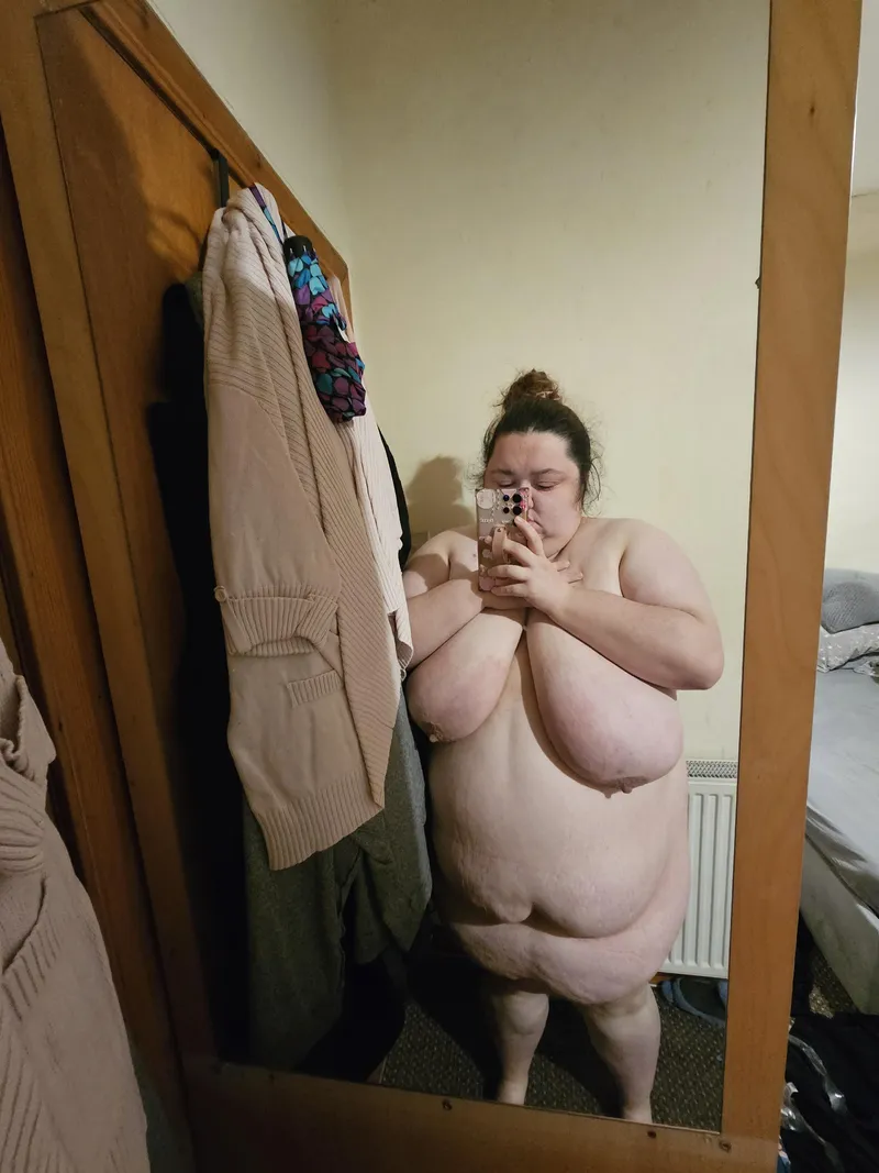 Thumbnail Growing Curves Unveiled: Growing girl by Used-Macaroon-97