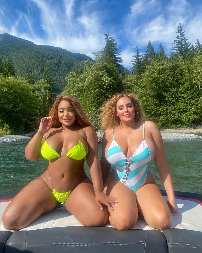 Thumbnail Jessica (@gianna_jess123) and Tiffany (@shabine) on InstagramHotties