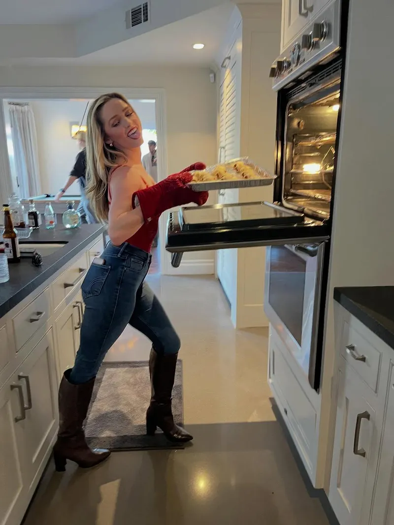 Thumbnail Greer Grammer: All You Need to Know | KingGuyHotShot