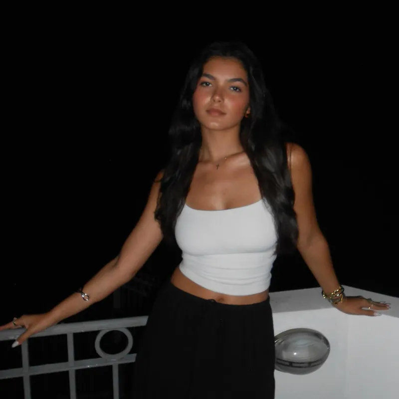 Thumbnail Mesmerizing Beauty: Alexis Santiago | By DolGrenn