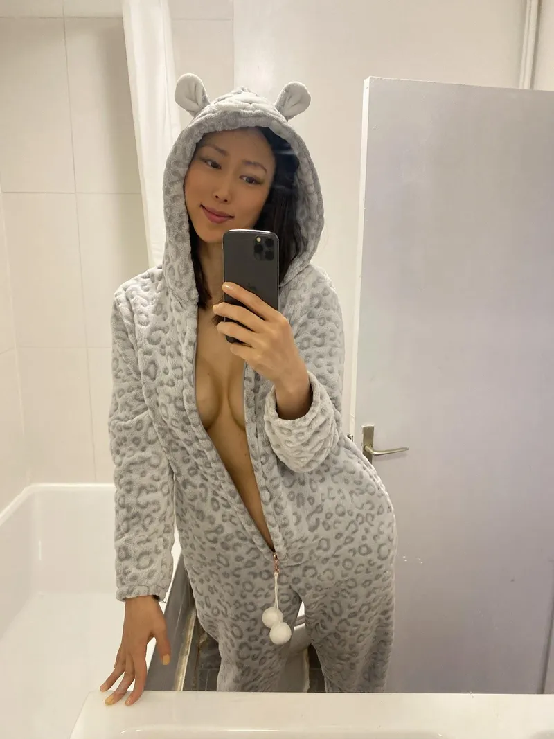 Thumbnail Feeling Cute: Embracing My Asian Good Girl Vibes by Wise-Occasion2915