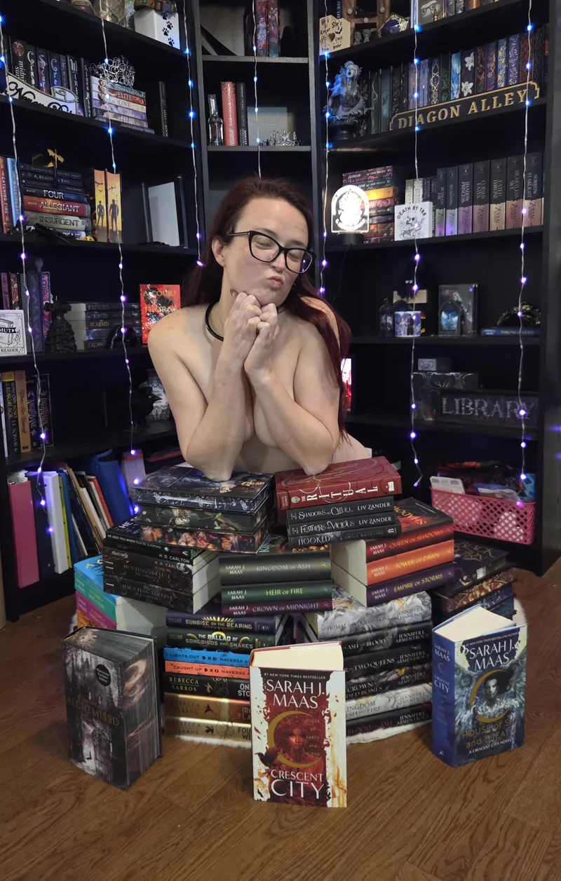 Thumbnail Smut Book Readers Unite: Join Snoo-36264 in OnlyFansChicks Delight