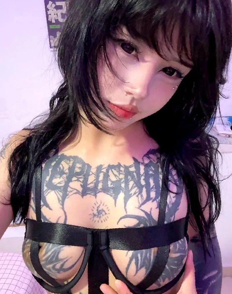 Thumbnail 83lb Weight and Big Busts: Do They Match? | By rrbr25