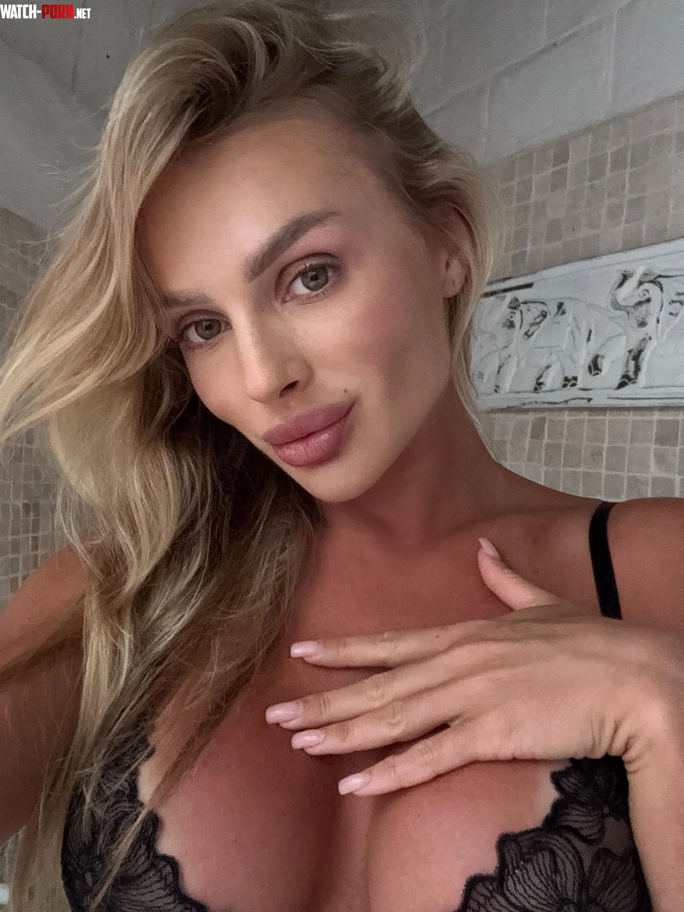 Loving how this lingerie hugs my curves by KokomiStars