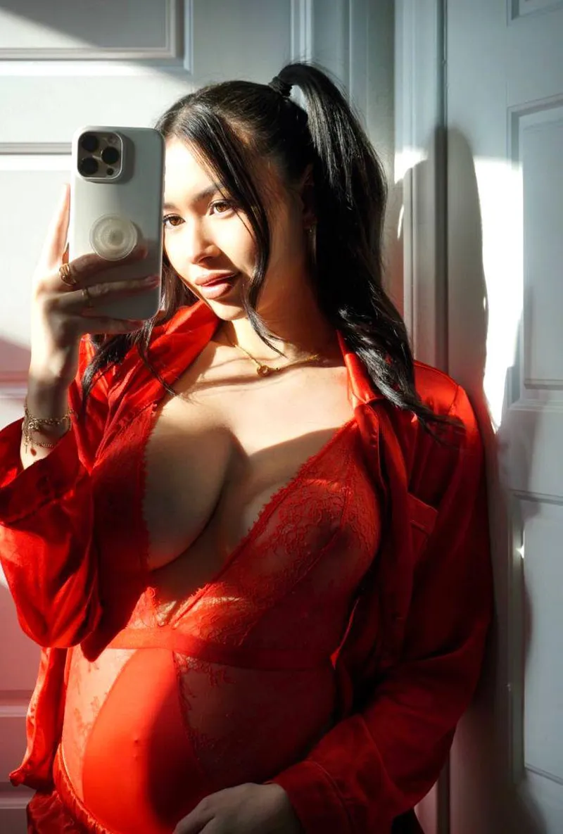 Thumbnail Embracing Change: yourspontix's Growing Pregnant Belly