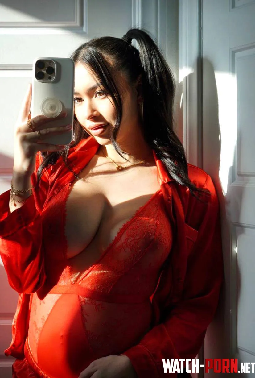 My pregnant belly is not so petite anymore by yourspontix