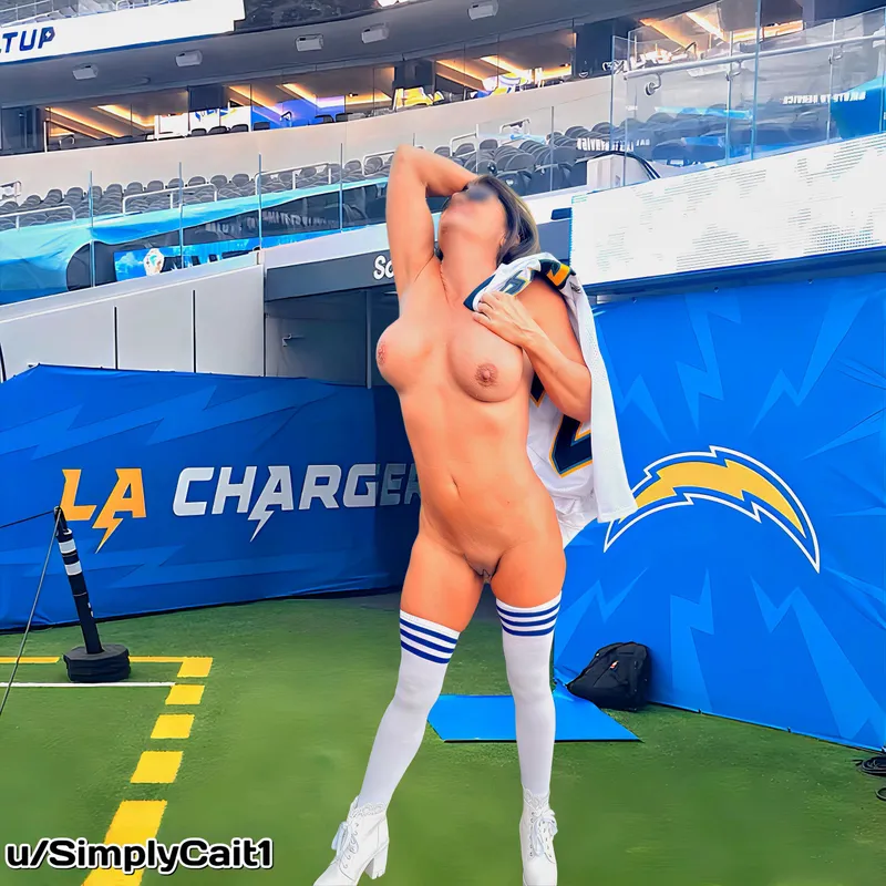 Thumbnail Electric Excitement: SimplyCait1 Roars for the Bolts