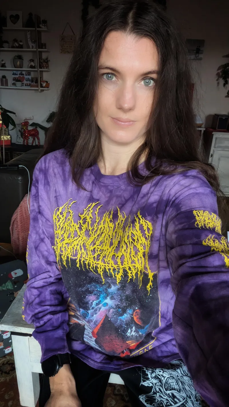 Thumbnail Admiring My Prettiest Long Sleeve by comorfjc | gonewildmetal