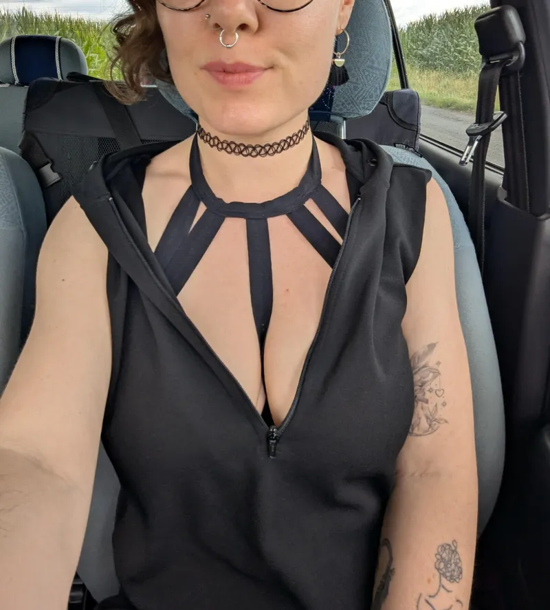 Thumbnail Let's Go Shopping by intimate_view | Cleavage Category