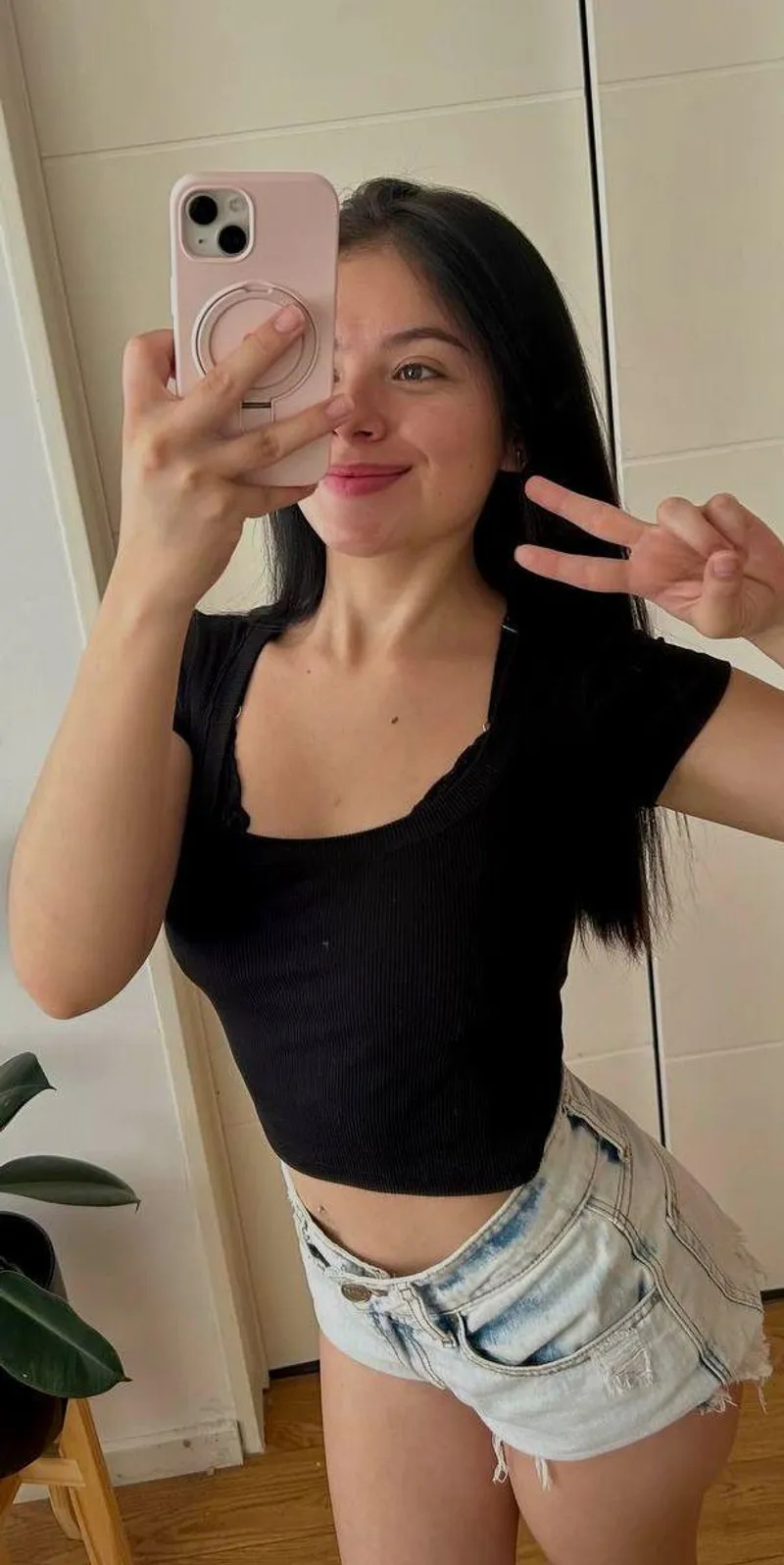 Thumbnail BobaBusty's Best Croptop Reveal Yet