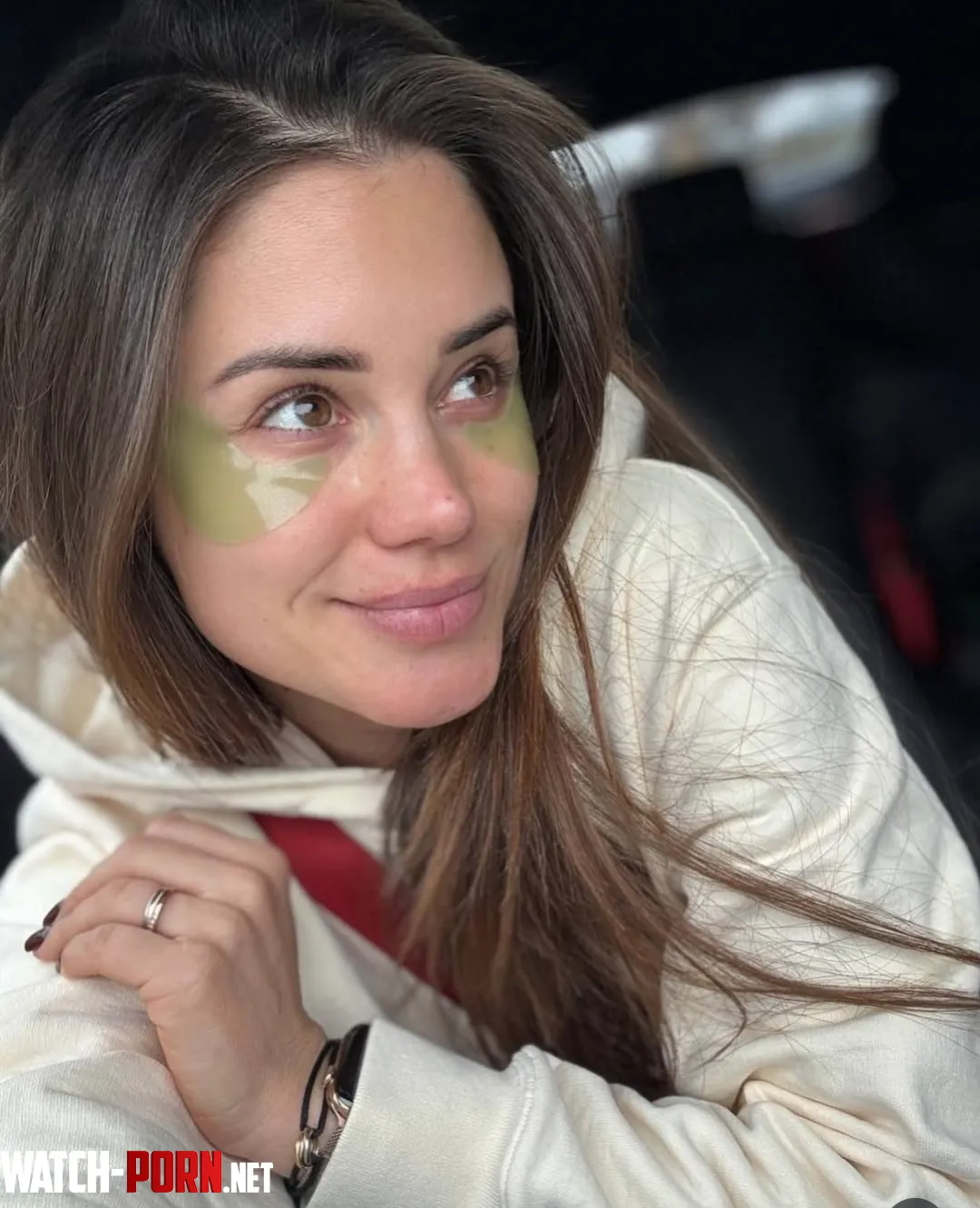 I love these kind of shots as much as seeing her bum x by padyirishman