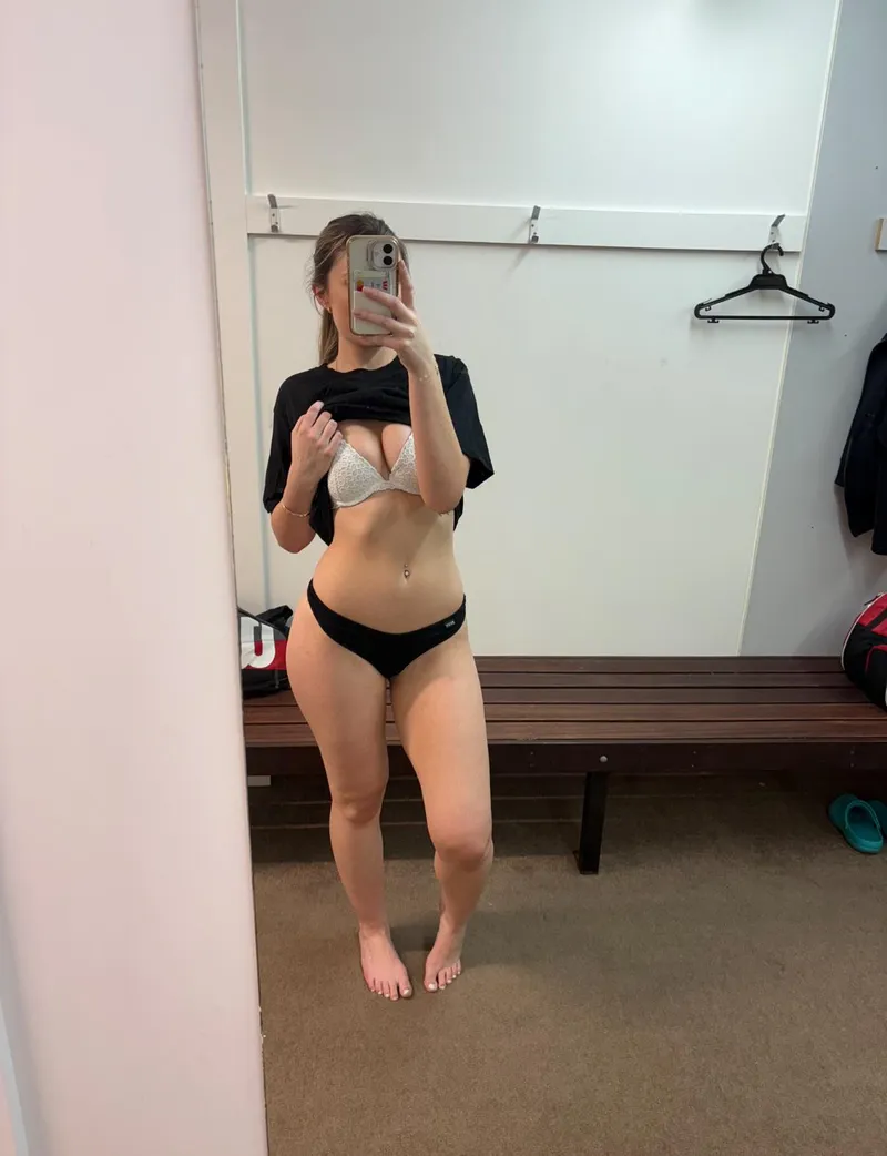 Thumbnail Stella_Rubyx's Cheerful New Year Greetings | Ponytails