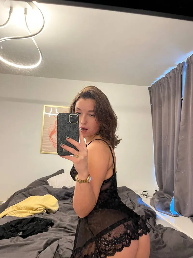 Thumbnail Ellashemlis Tempts: Vill Du Knulla Mig I Doggy? 😘 - A SweNsfw Invitation