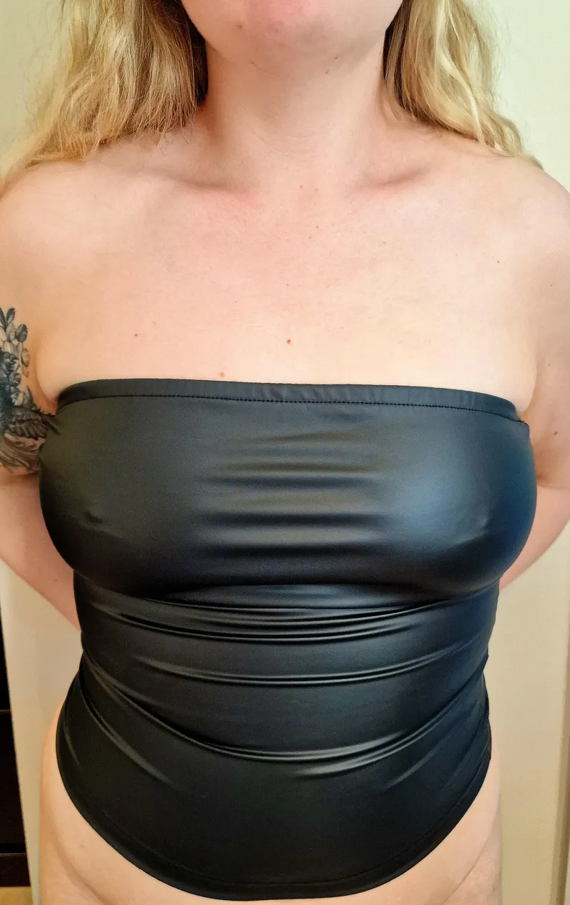 Thumbnail Nipple Revelation: NordicNaughtie Appreciates LadiesInLeather