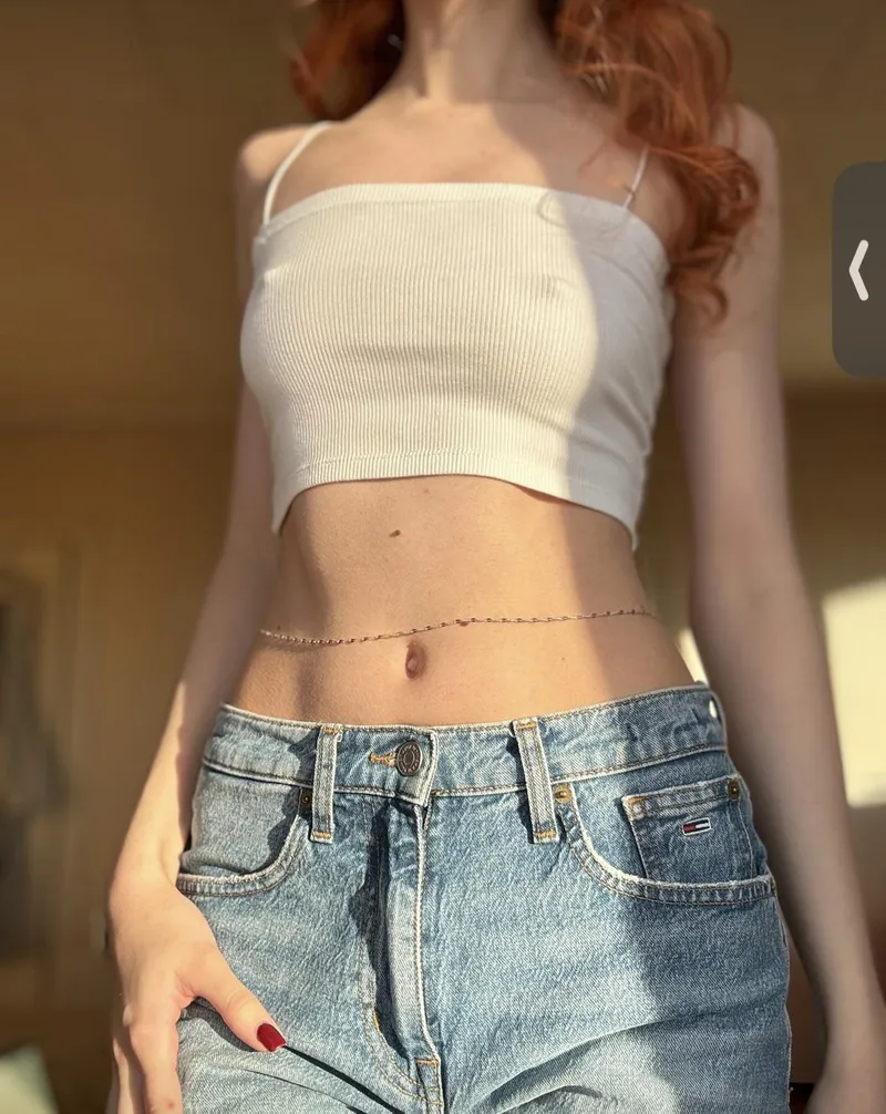 Thumbnail Let Nature Lead the Way - Join long-legzzz in a Braless Journey