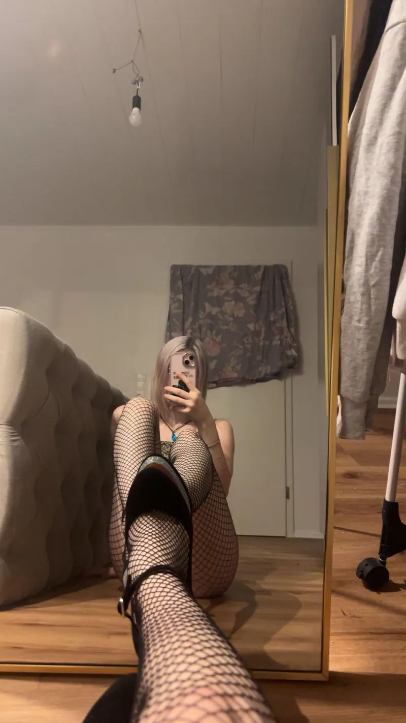 Thumbnail Share in the Anticipation: Waiting for Your Reaction on OnlyFans101