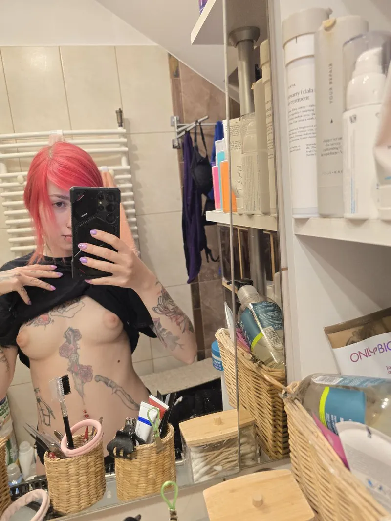 Thumbnail warrioreldren Reveals the Soul-Sucking Charm of Nerdy Girls