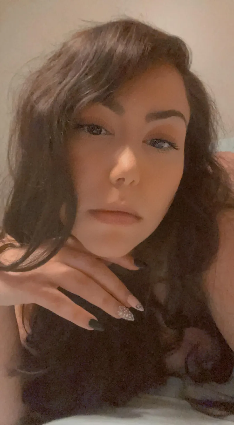 Thumbnail secretwhorestuff Urges: Lil Bow Set with Urgent Nail Needs