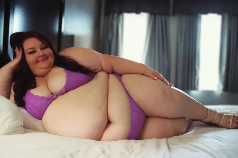 Thumbnail CurvyGoddess333: Chiseled by Cheesecake in Ssbbw