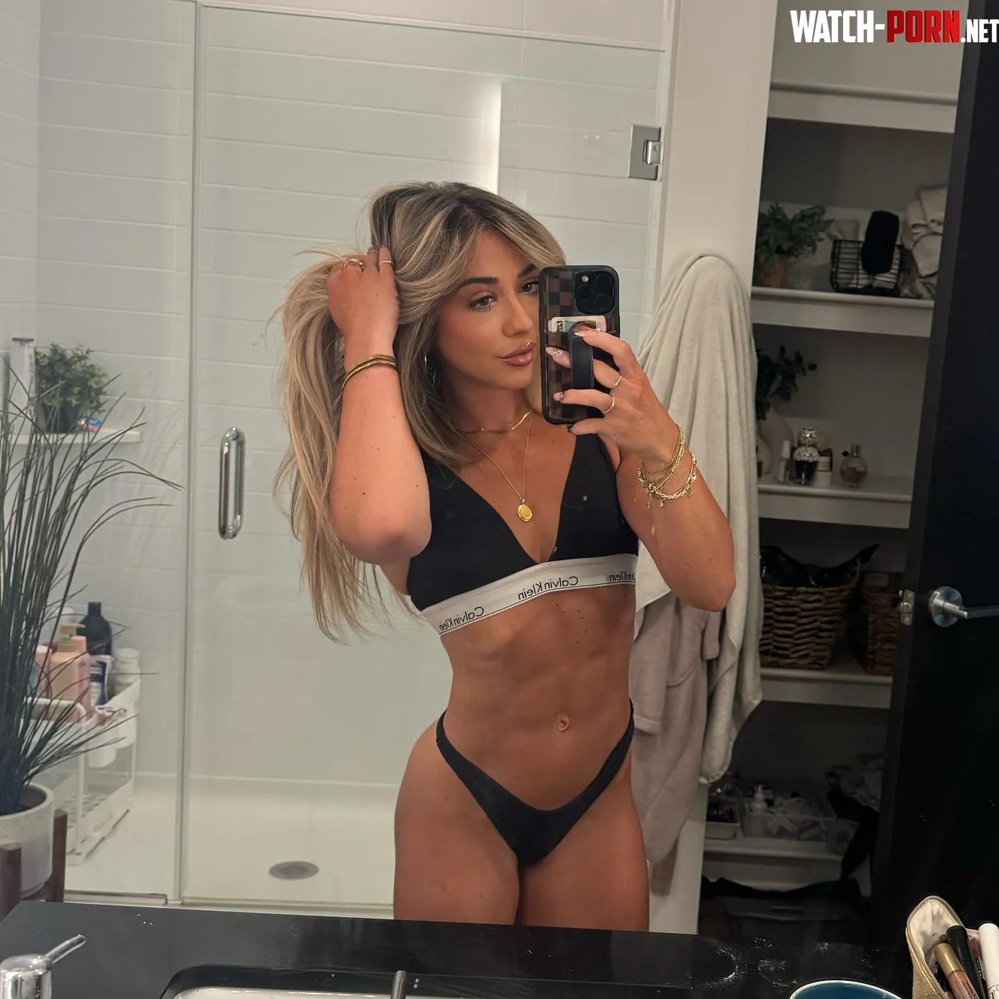 Olivia Raymond by DolGrenn