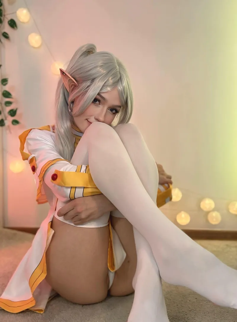 Thumbnail moonrose14 Introduces Frieren's Sensual Weakness and Entrancing Eyes