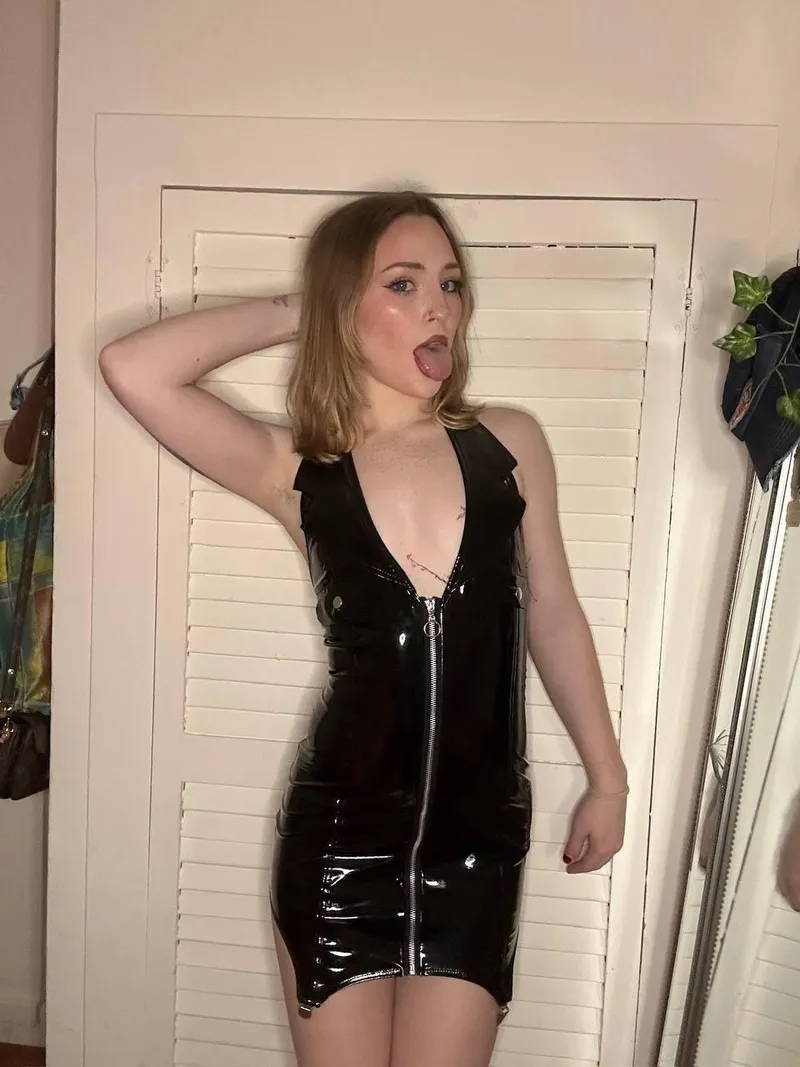 Thumbnail Posing Perfection: Showcasing a Favorite Pose in All Its Glory by Lunetrah