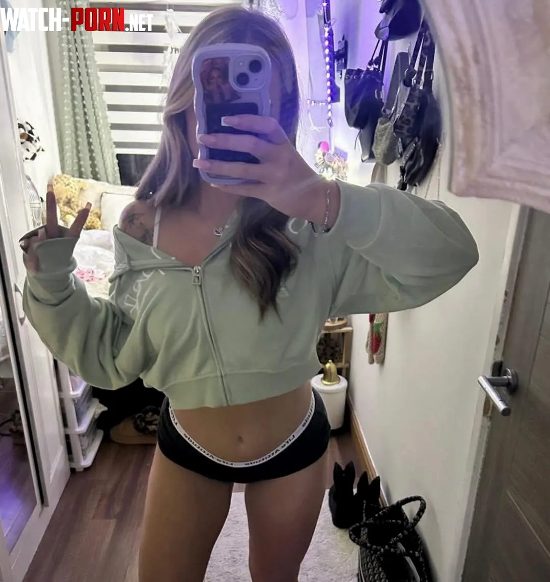 shorty sweater fits me well 🫶🏻 by luckytuesday07