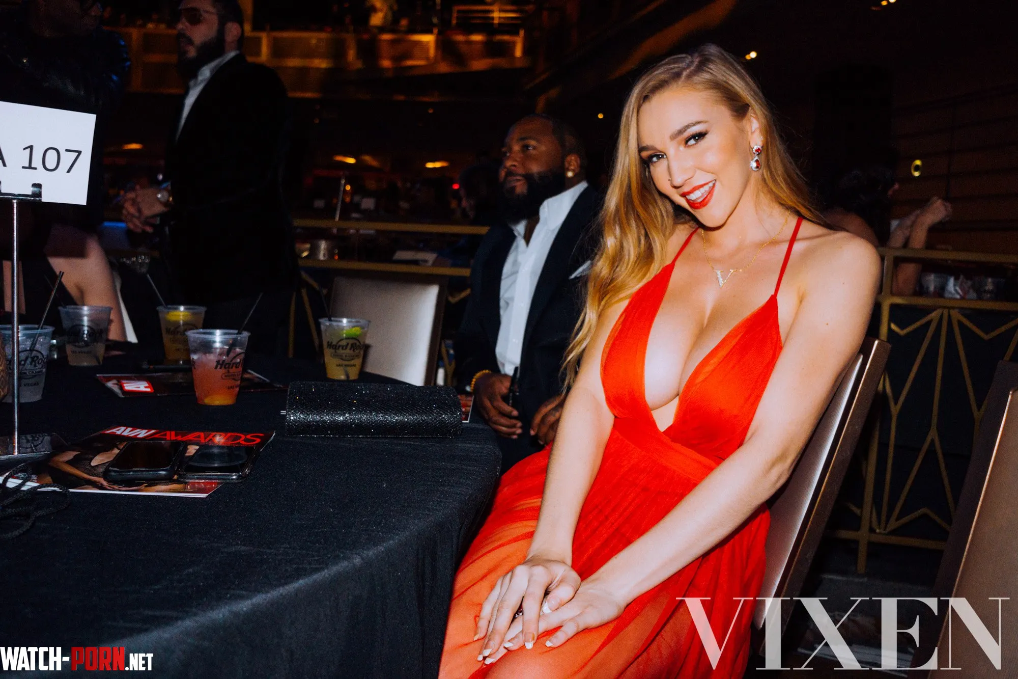 Kendra Sunderland by vxnstan