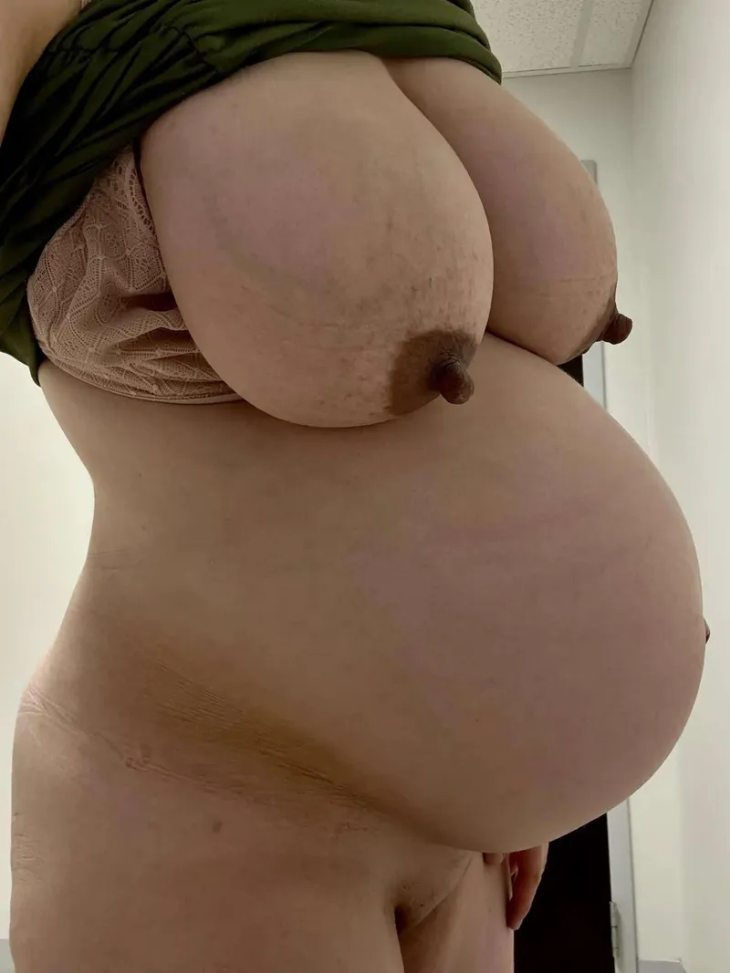 Thumbnail Mind-Blowing Wonders: An Introduction to Pregnancy Pleasures | mindyabusinessssss