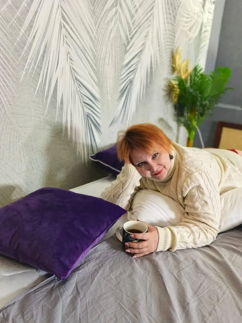 Thumbnail Every Look a Promise: TrishaRaad's Mature Woman Vibes - maturewoman