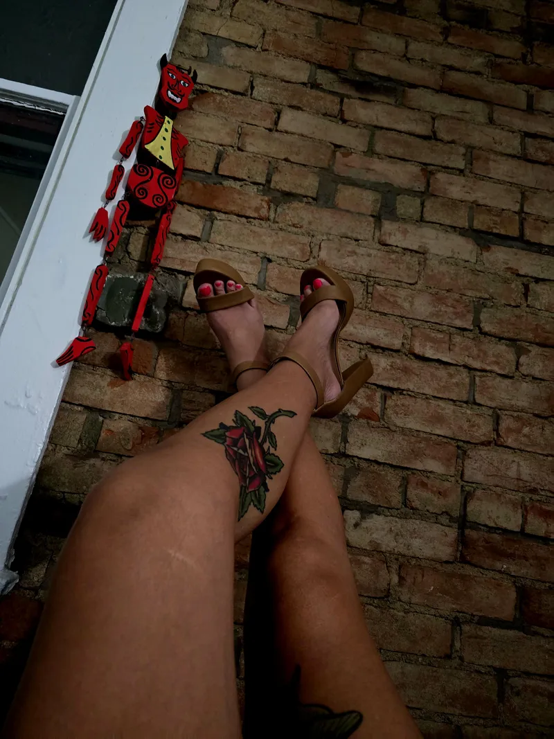 Thumbnail Discover the Devil's Details: Puzzelinthework's Legs Revelation