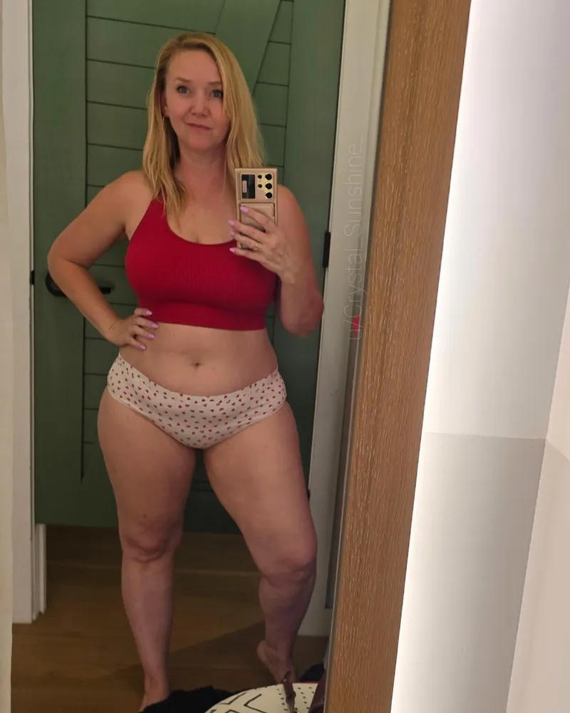 Thumbnail Crystal_Sunshine_'s Thoughts on Aging and Appeal - maturewoman