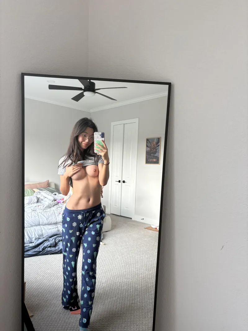 Thumbnail Embracing Natural Beauty: No Makeup Asian Hotties