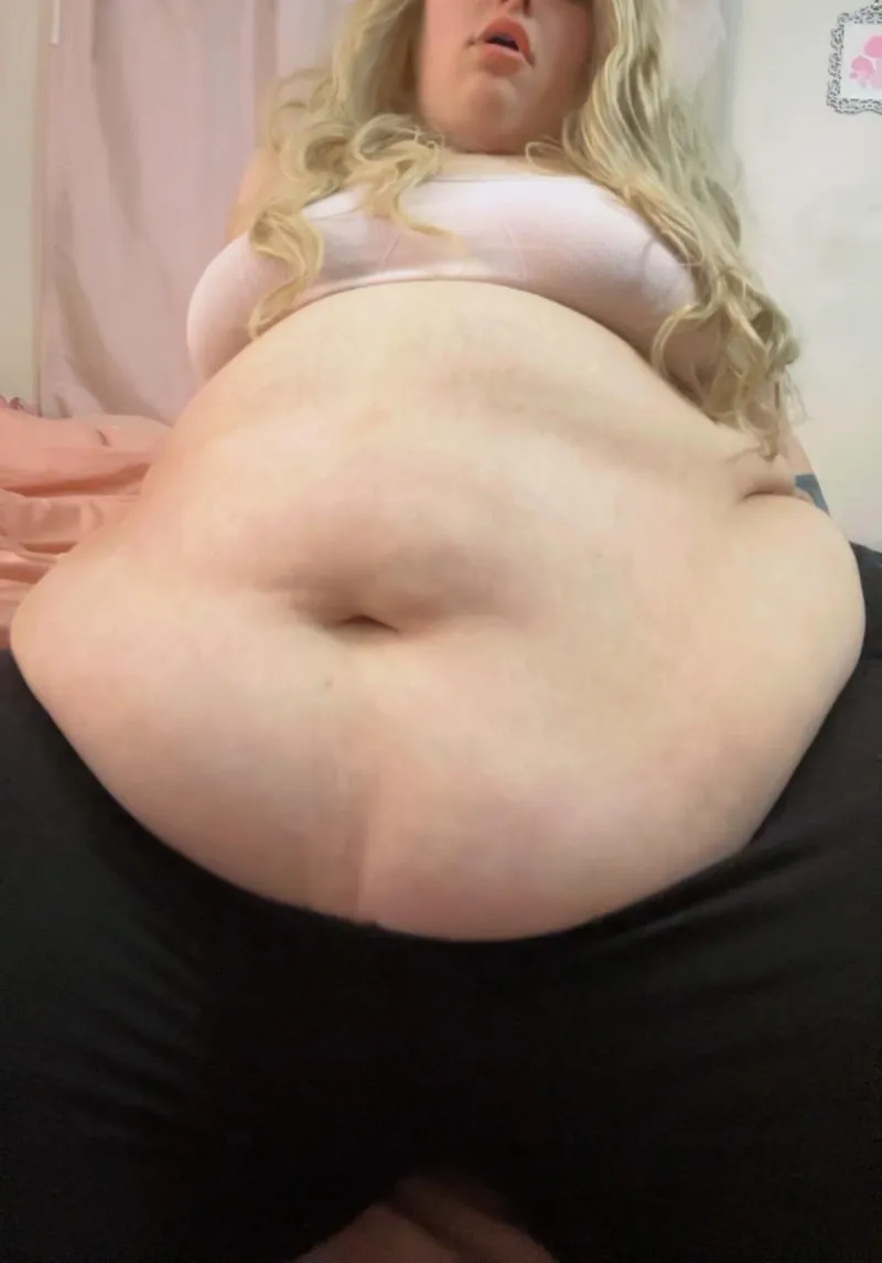 Thumbnail Nice & Full Views: Gatsbys-Gal Shares in Stuffers