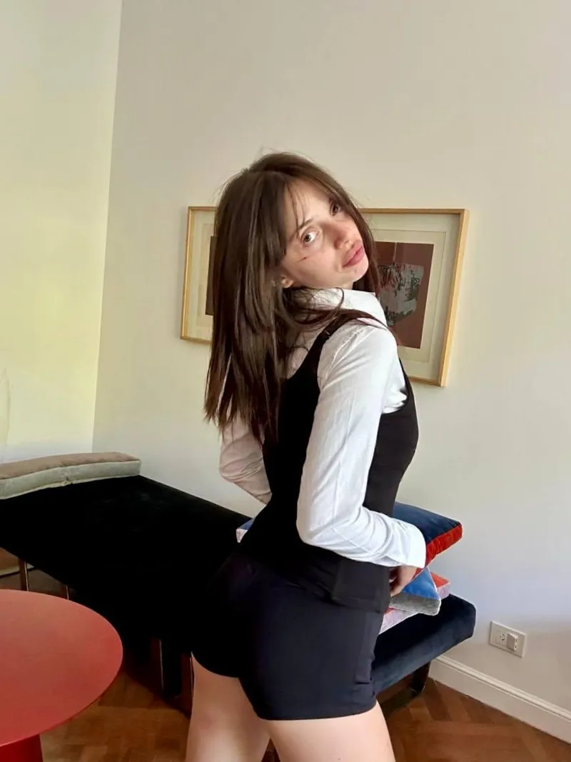 Thumbnail Feeling Hot in a Classy Outfit - Possible_Web_8921 Shares Style Tips